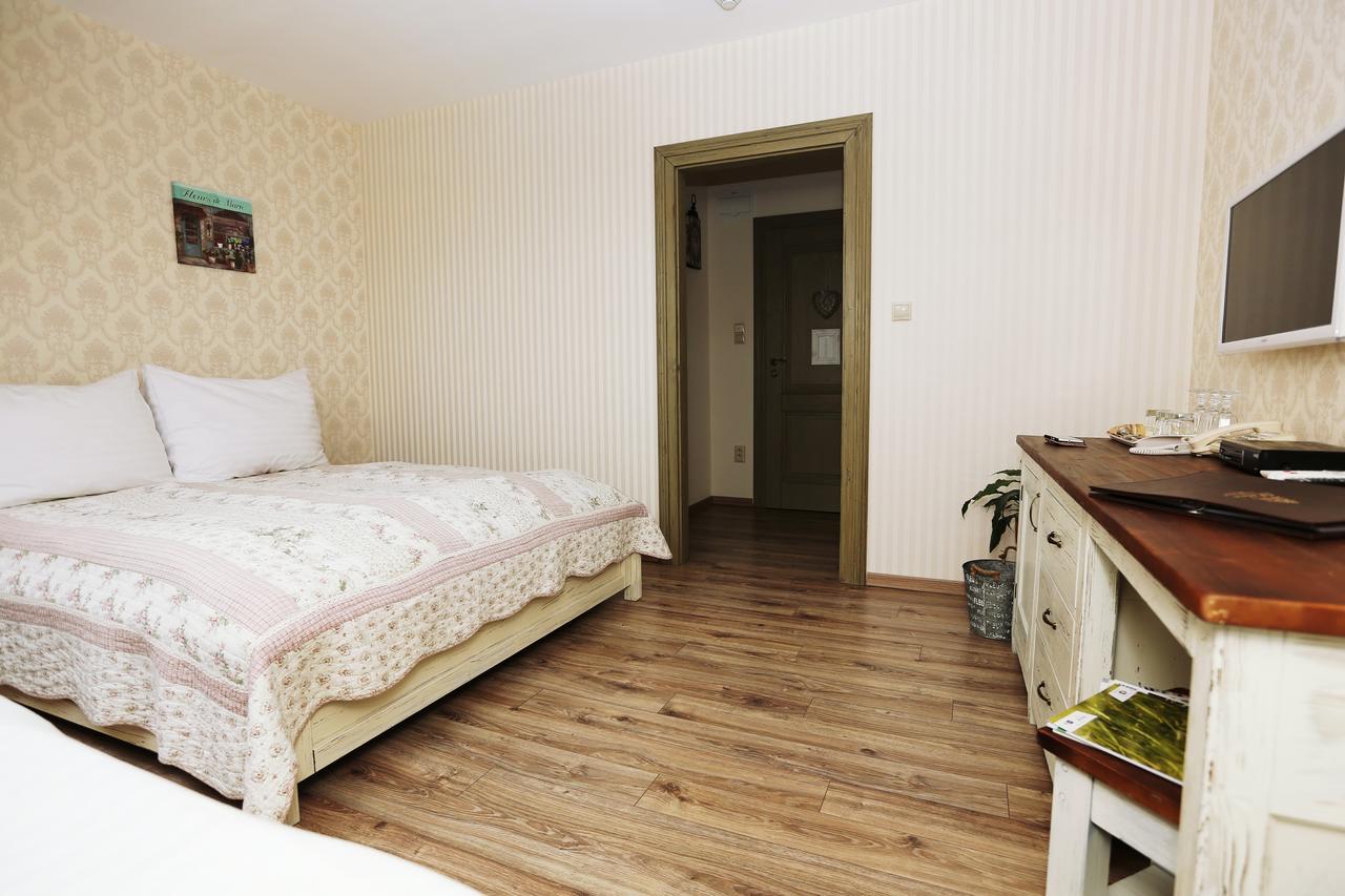 Kalvin Restaurant & Pension Rastislavice Εξωτερικό φωτογραφία